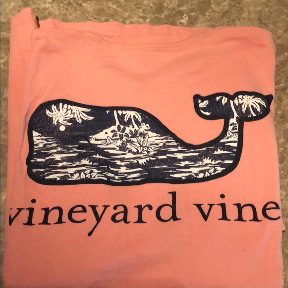 Vineyard vines pocket graphic Tee